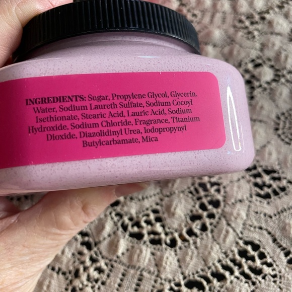 🫧Soaring Suds Cleansing Sugar Scrub Sweet Surrender🫧 NIB - Picture 3 of 3